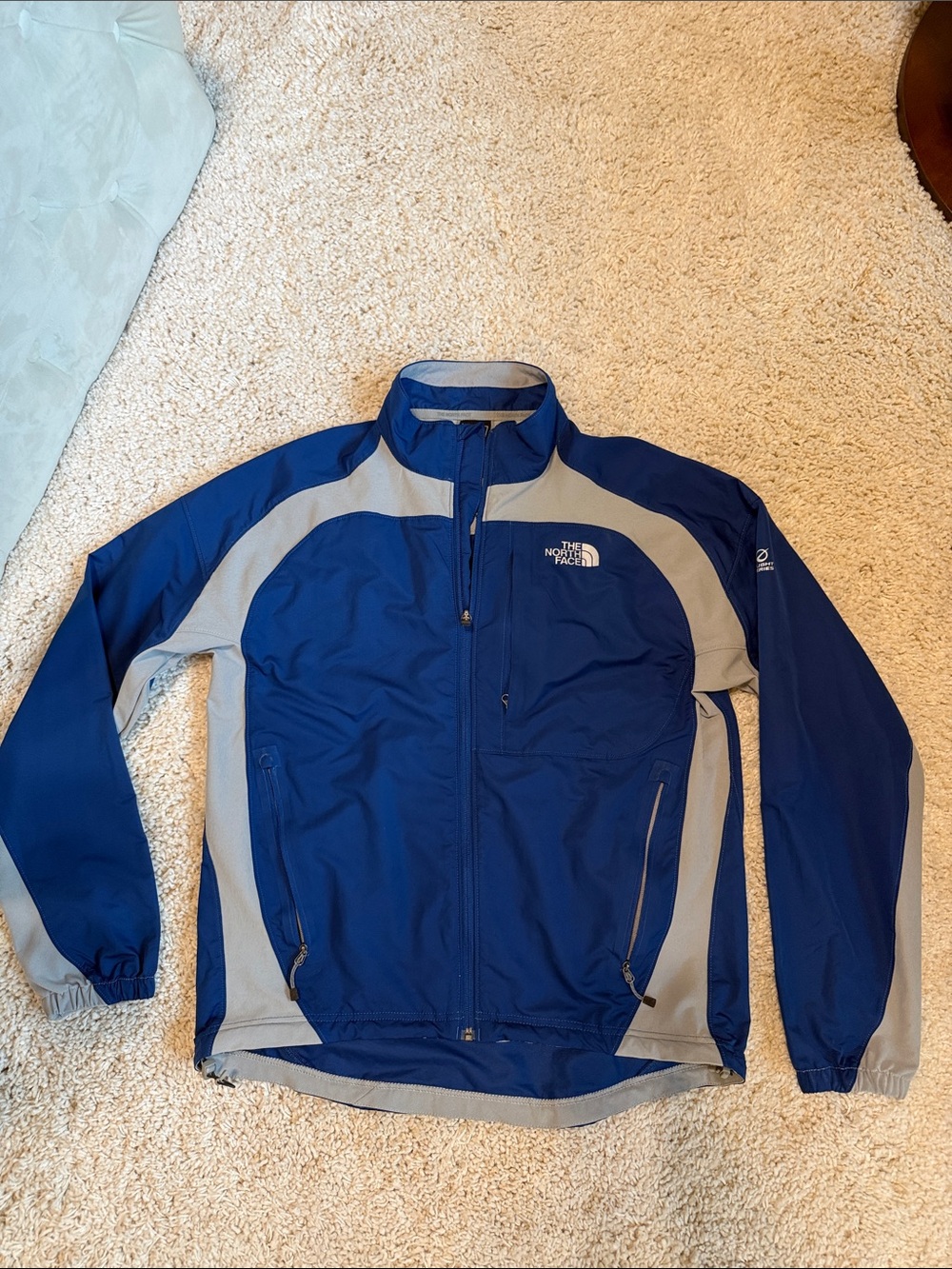 The North Face men’s Navy Light Gray Active Softshell Jacket medium like new